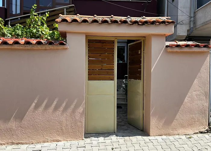 Retreat In The Centre Of Korce